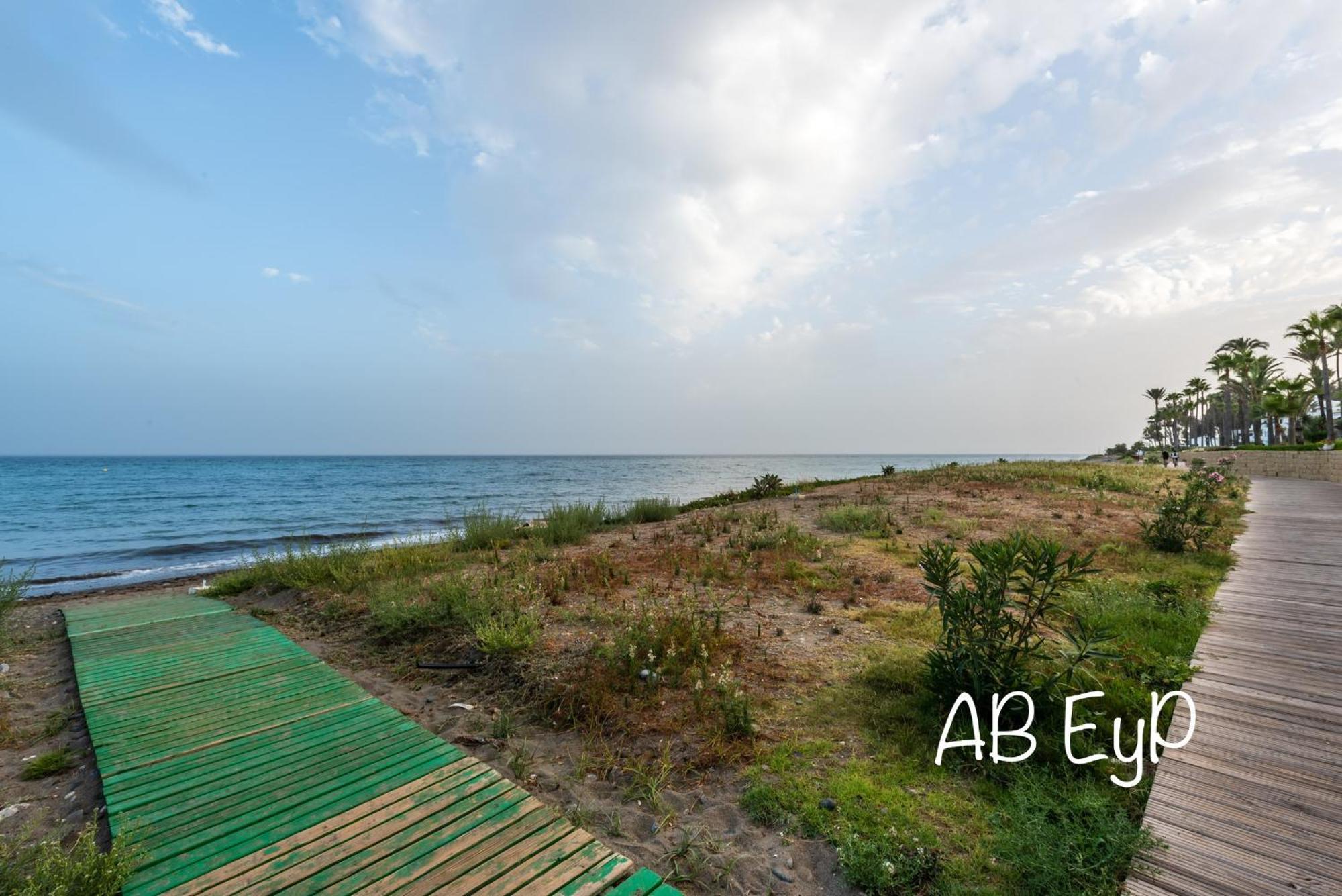 Alcazaba Beach Apartment Estepona Kültér fotó