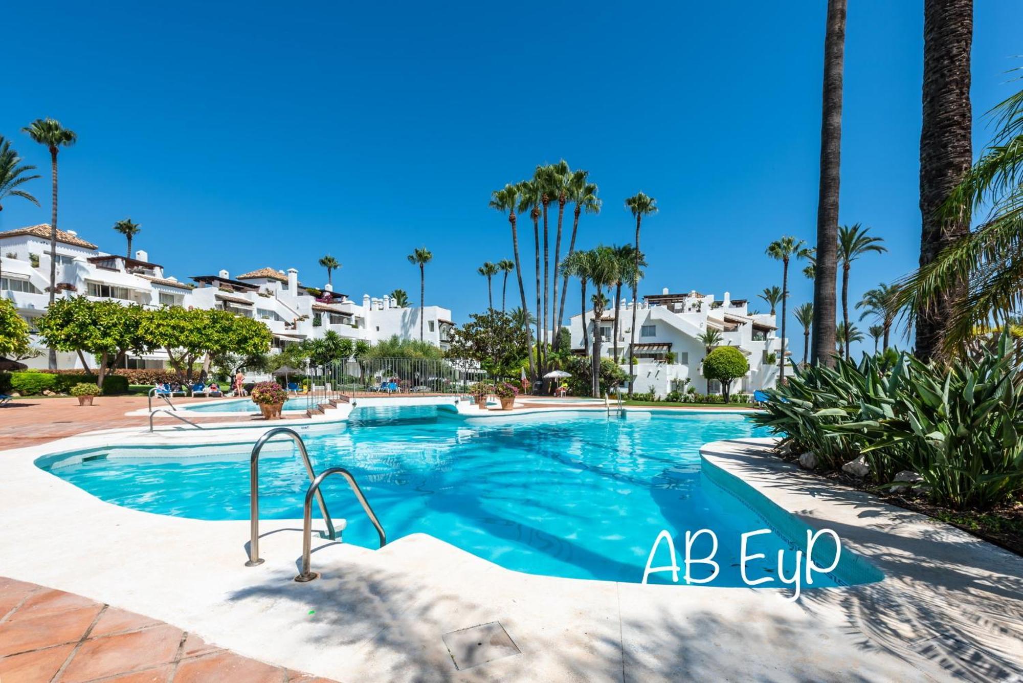 Alcazaba Beach Apartment Estepona Kültér fotó