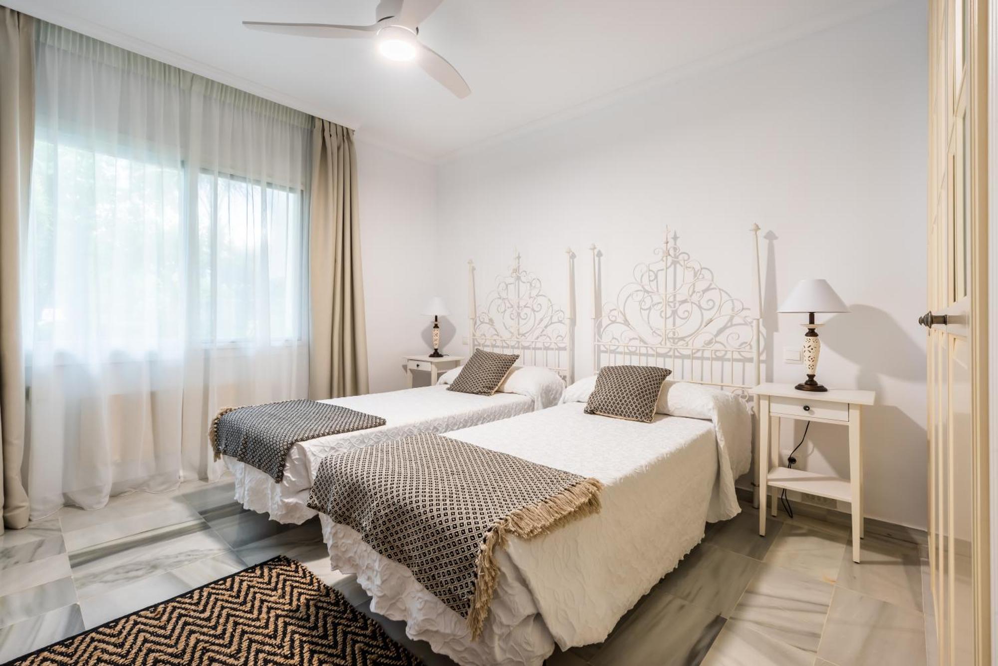 Alcazaba Beach Apartment Estepona Kültér fotó